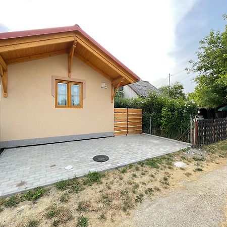 Ibolya Apartman Csisztapuszta Exterior foto